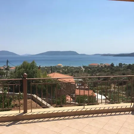 Immaculate 3-bed House In Σπίτι διακοπών