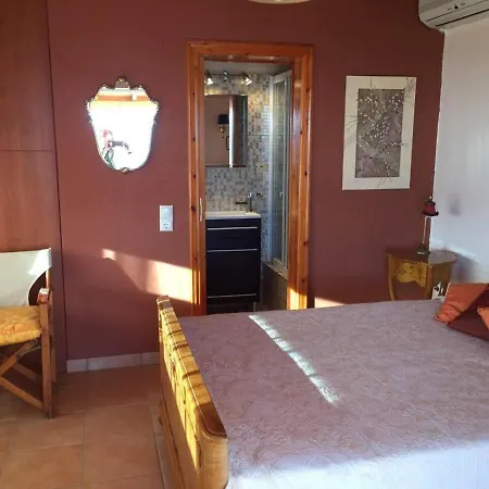 Immaculate 3-bed House In