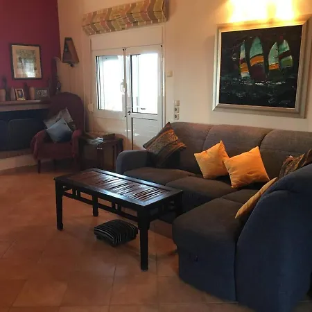 Immaculate 3-bed House In * Ερμιόνη