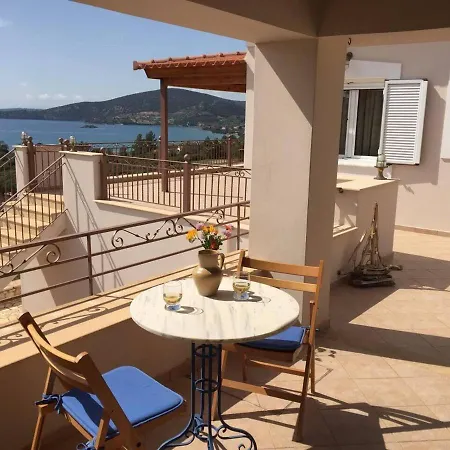 Immaculate 3-bed House In Hébergement de vacances Hermione